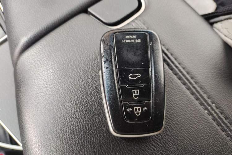 Used Toyota Avalon 2021 2.5L Luxury Edition Vehicle Key