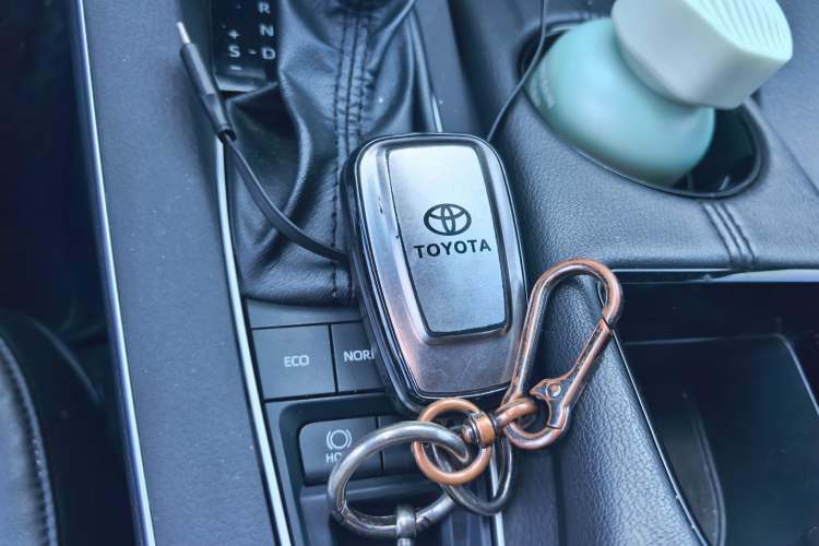 Used Toyota Avalon 2021 2.5L Luxury Edition Vehicle Key