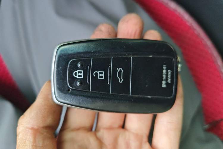 Used Toyota Avalon 2021 2.5L Touring Prestige SPORT Edition Vehicle Key