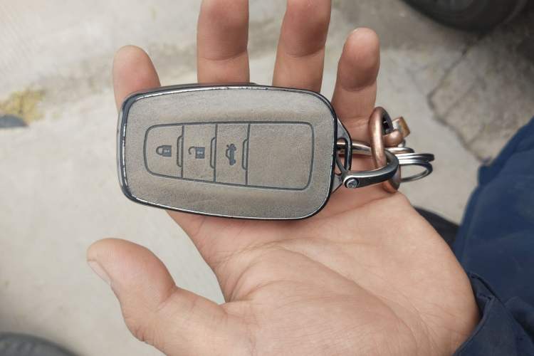 Used Toyota Avalon 2021 2.5L Touring Prestige SPORT Edition Vehicle Key