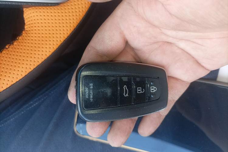 Used Toyota Avalon 2021 2.5L Luxury Edition Vehicle Key