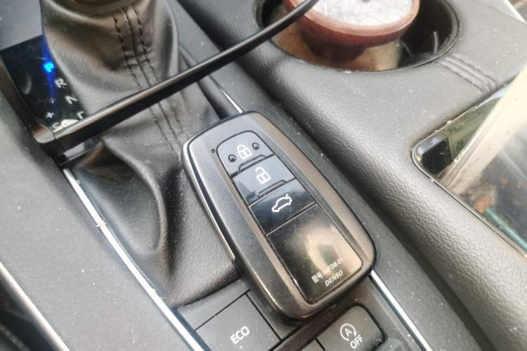 Used Toyota Avalon 2021 2.5L Luxury Edition Vehicle Key
