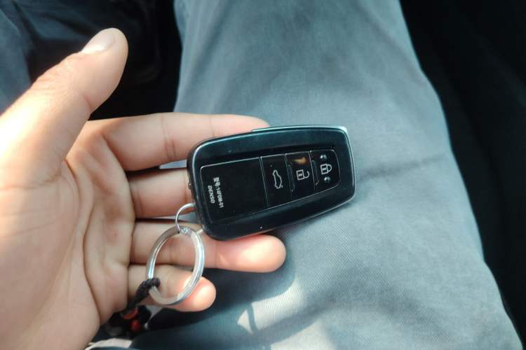 Used Toyota Avalon 2021 2.5L Luxury Edition Vehicle Key