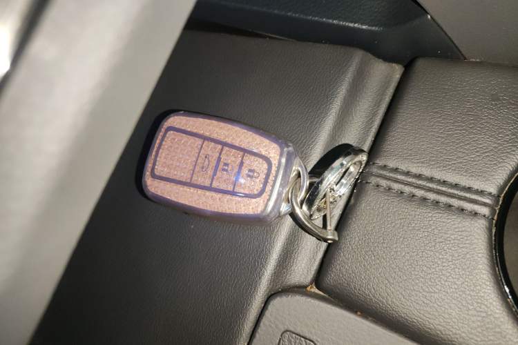 Used Toyota Avalon 2021 2.5L Luxury Edition Vehicle Key
