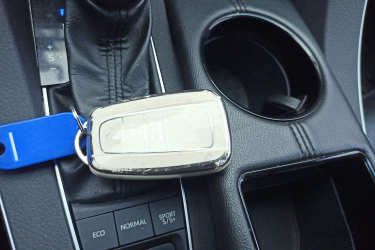 Used Toyota Avalon 2021 2.5L Luxury Edition Vehicle Key