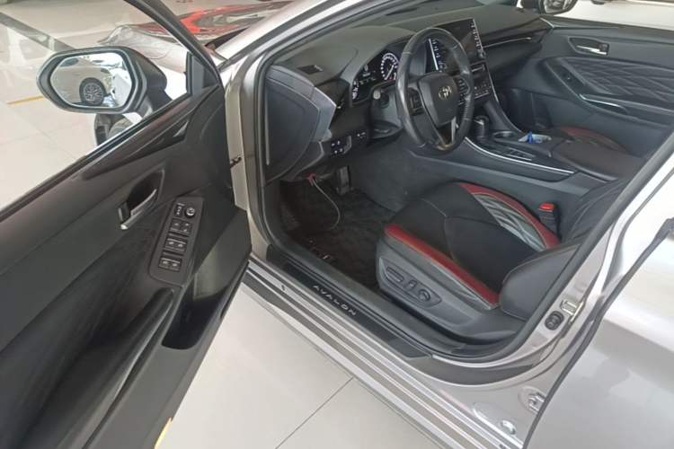 Used Toyota Avalon 2021 2.5L Touring Prestige SPORT Edition Driver Seat