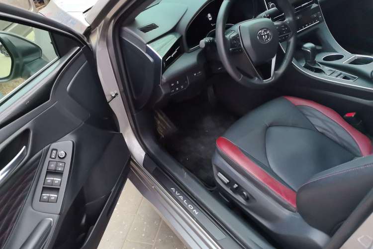 Used Toyota Avalon 2021 2.5L Touring Prestige SPORT Edition Interior 3