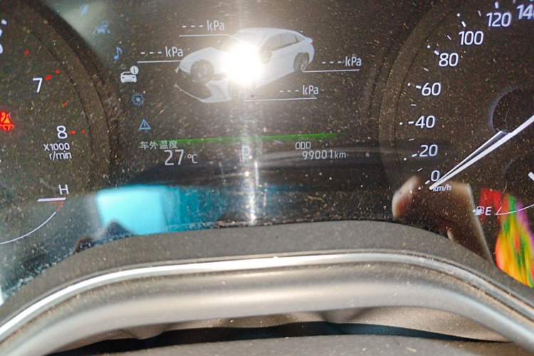 Used Toyota Avalon 2021 2.5L Luxury Edition Odometer Close Up
