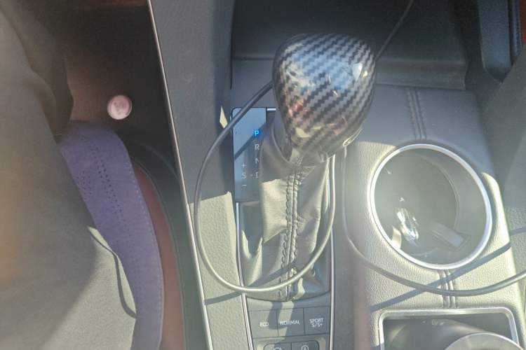 Used Toyota Avalon 2021 2.5L Touring Prestige SPORT Edition Gear Lever