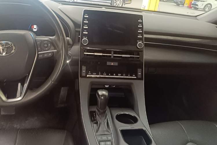 Used Toyota Avalon 2021 2.5L Luxury Edition Audio And AC Panel