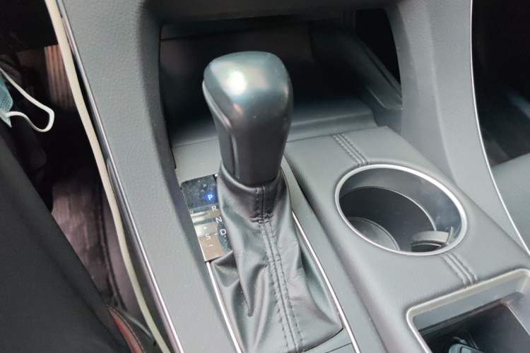 Used Toyota Avalon 2021 2.5L Touring Prestige SPORT Edition Gear Lever