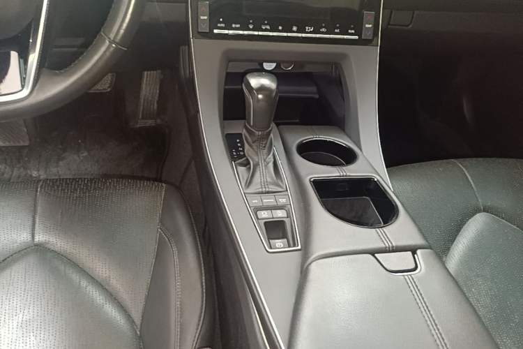 Used Toyota Avalon 2021 2.5L Luxury Edition Gear Lever