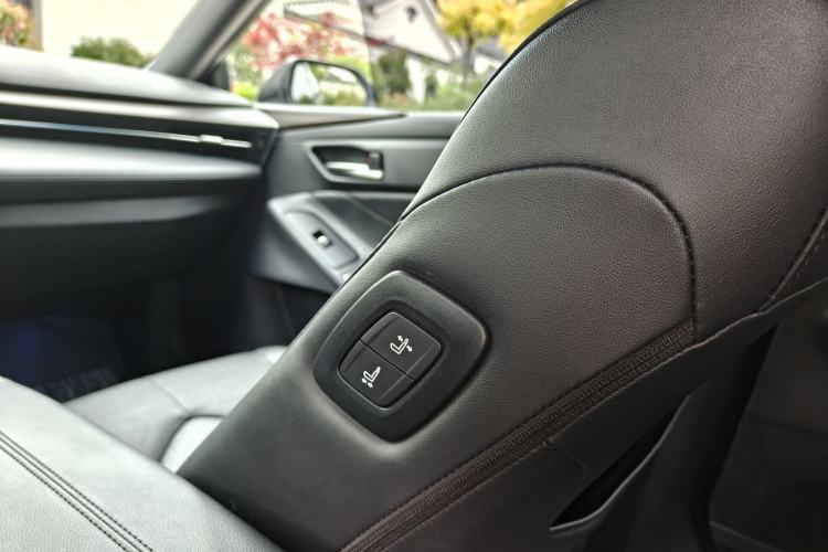 Used Toyota Avalon 2021 2.5L Luxury Edition Interior 3