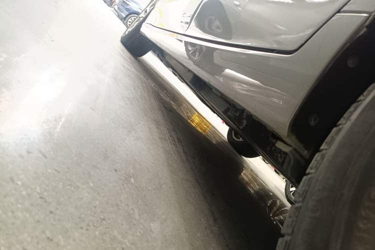 Used Toyota Avalon 2021 2.5L Luxury Edition Left Side Sill
