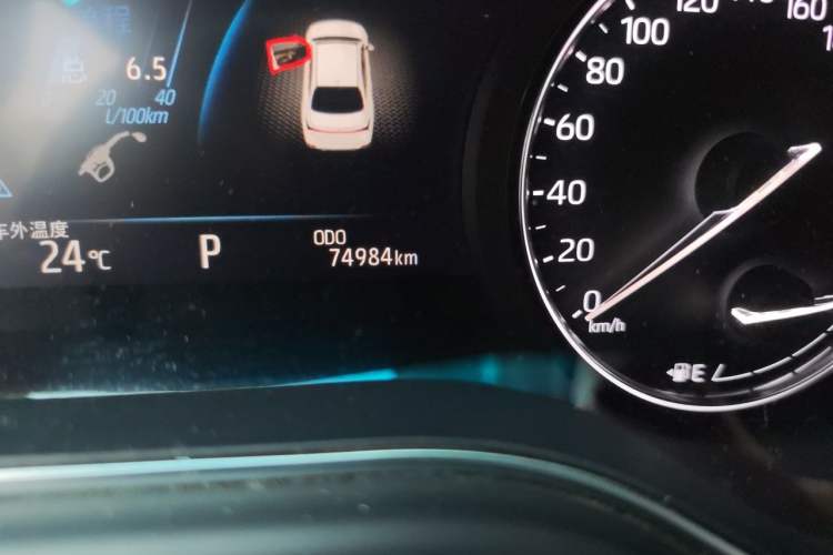 Used Toyota Avalon 2021 2.5L Touring Prestige SPORT Edition Odometer Close Up