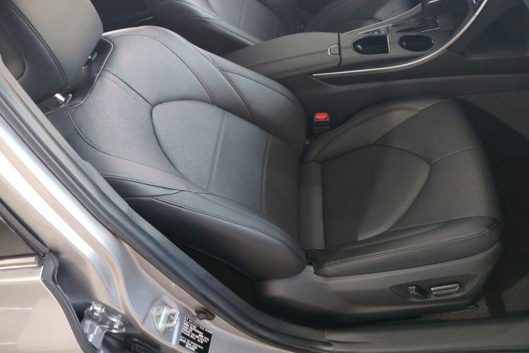 Used Toyota Avalon 2021 2.5L Luxury Edition Right Front Seat