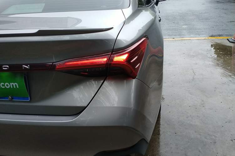 Used Toyota Avalon 2021 2.5L Luxury Edition Right Rear Taillight