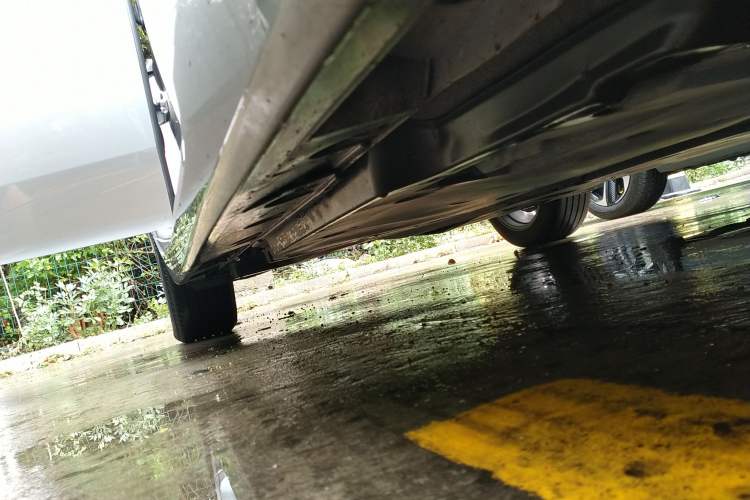Used Toyota Avalon 2021 2.5L Luxury Edition Right Side Sill