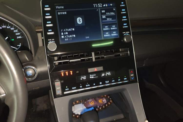 Used Toyota Avalon 2021 2.5L Luxury Edition Audio And AC Panel