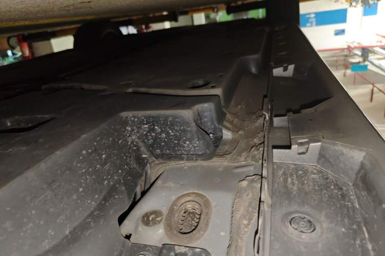 Used Toyota Avalon 2021 2.5L Luxury Edition Chassis Rear Left