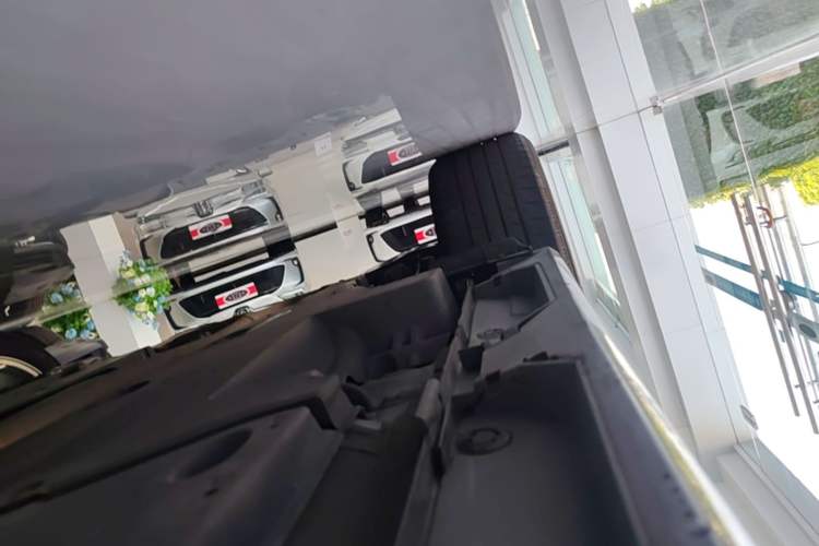 Used Toyota Avalon 2021 2.5L Luxury Edition Chassis Rear Right