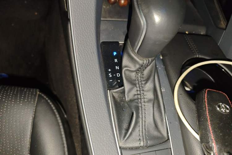 Used Toyota Avalon 2021 2.5L Luxury Edition Gear Lever