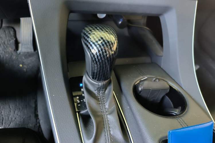 Used Toyota Avalon 2021 2.5L Luxury Edition Gear Lever