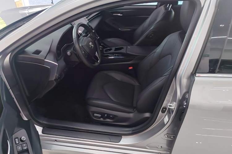 Used Toyota Avalon 2021 2.5L Luxury Edition Left Front Seat