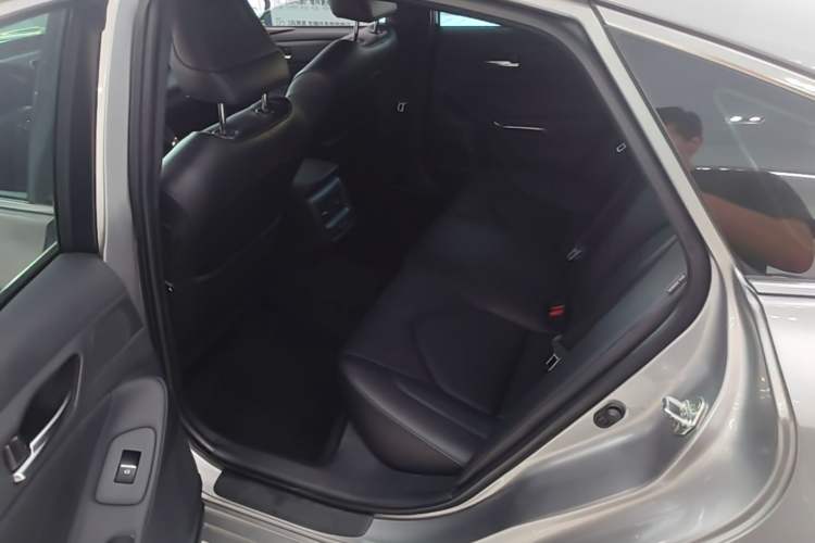 Used Toyota Avalon 2021 2.5L Luxury Edition Left Rear Seat