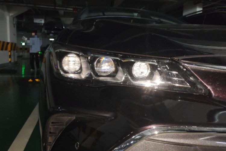Used Toyota Avalon 2021 2.5L Luxury Edition Right Front Headlight