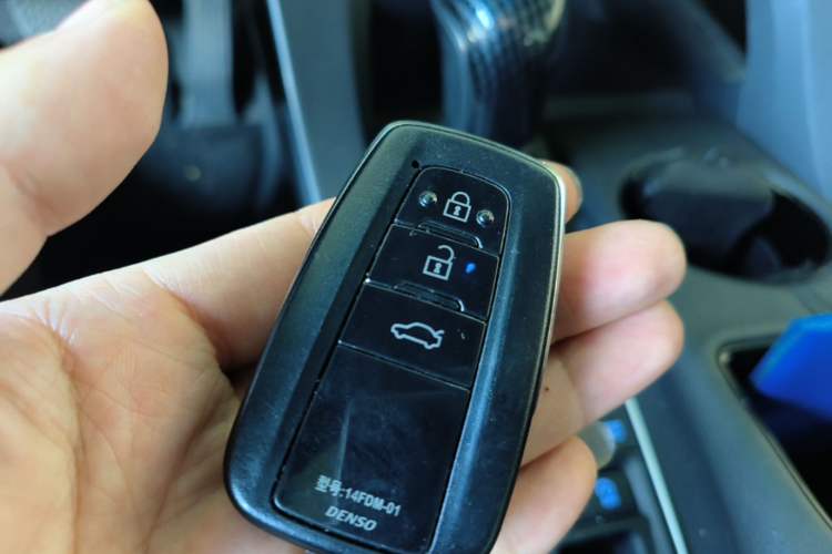 Used Toyota Avalon 2021 2.5L Luxury Edition Vehicle Key