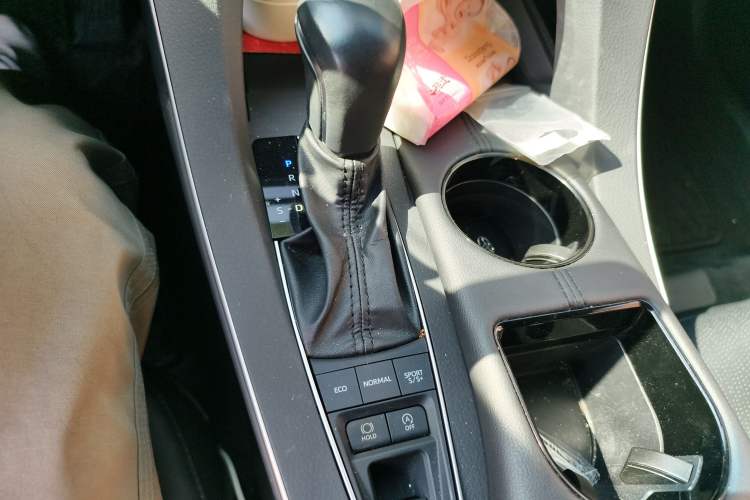 Used Toyota Avalon 2021 2.5L Luxury Edition Gear Lever