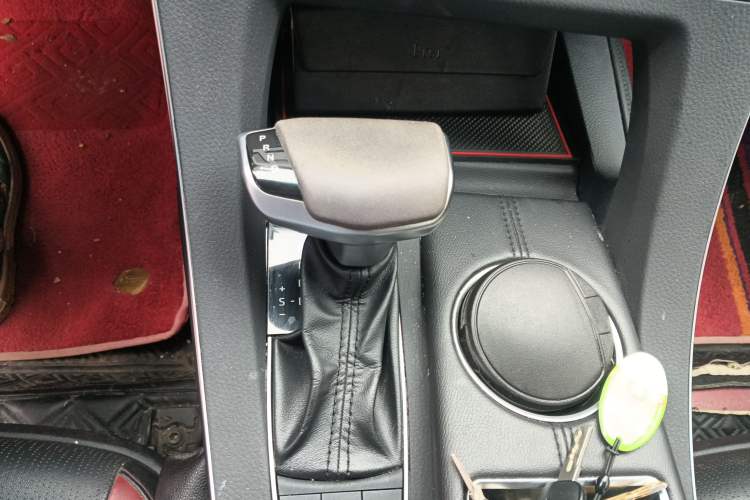 Used Toyota Avalon 2021 2.5L Touring Prestige SPORT Edition Gear Lever