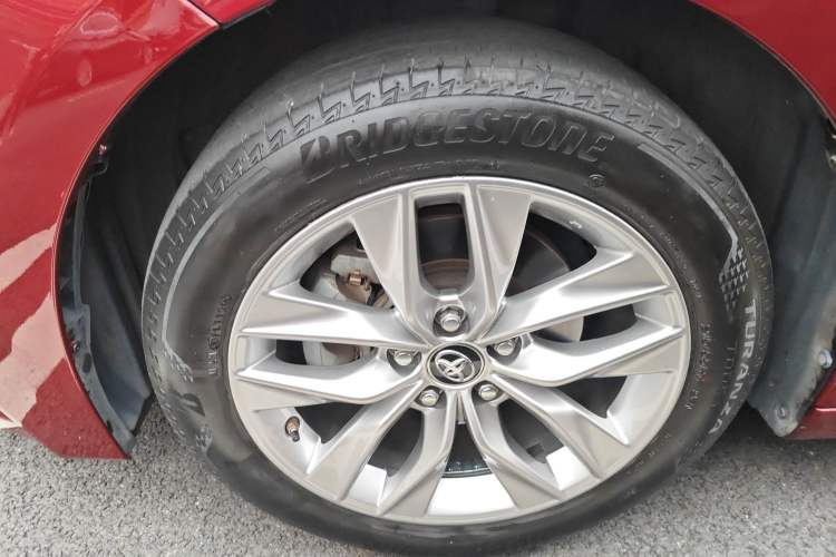 Used Toyota Avalon 2021 2.5L Luxury Edition Left Front Wheel Hub