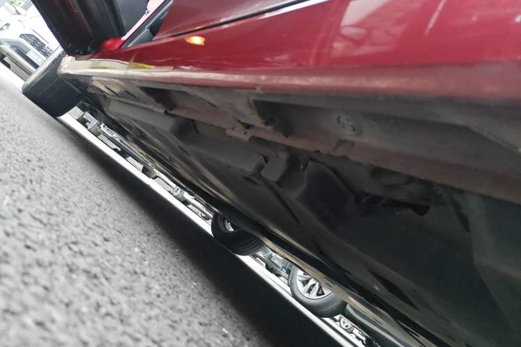 Used Toyota Avalon 2021 2.5L Luxury Edition Left Side Sill
