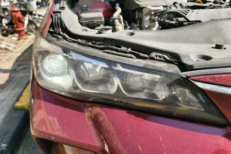 Used Toyota Avalon 2021 2.5L Luxury Edition Right Front Headlight