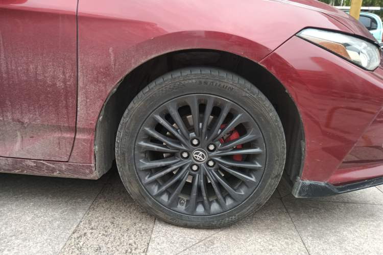 Used Toyota Avalon 2021 2.5L Touring Prestige SPORT Edition Right Front Wheel Hub