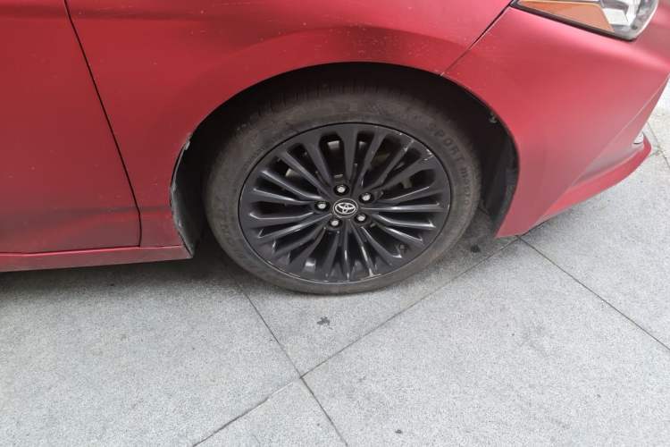 Used Toyota Avalon 2021 2.5L Touring Prestige SPORT Edition Right Front Wheel Hub