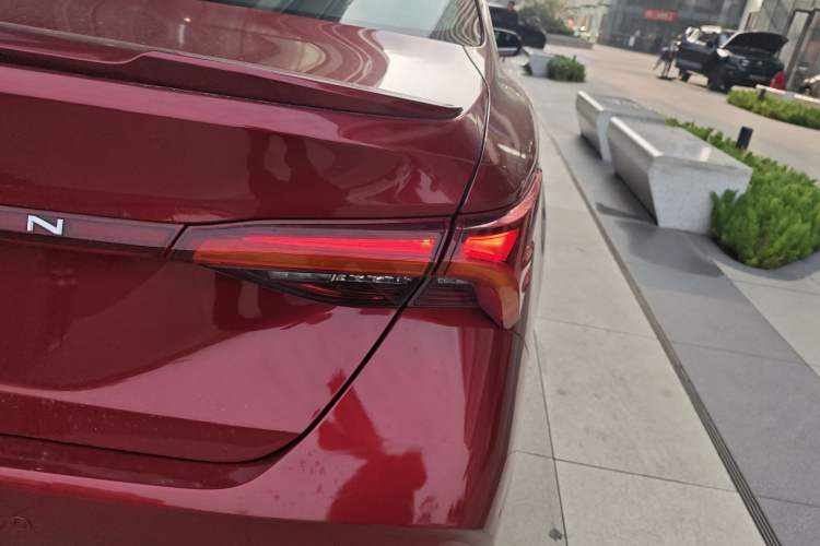 Used Toyota Avalon 2021 2.5L Luxury Edition Right Rear Taillight