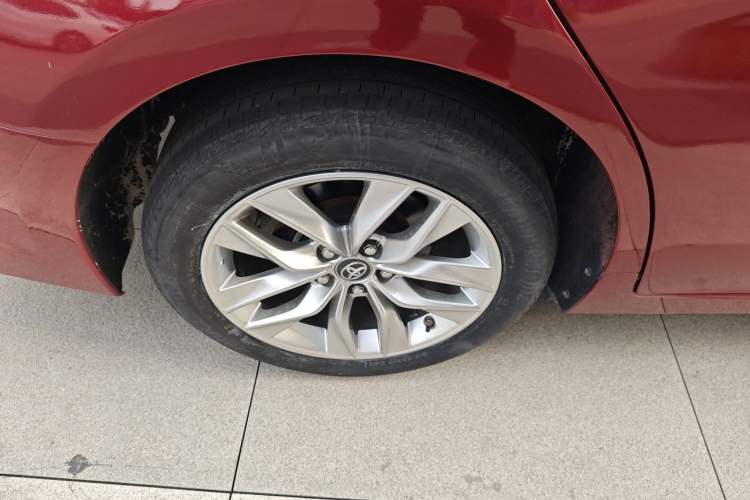 Used Toyota Avalon 2021 2.5L Luxury Edition Right Rear Wheel Hub