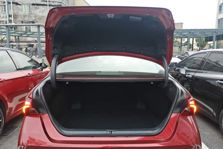 Used Toyota Avalon 2021 2.5L Luxury Edition Trunk