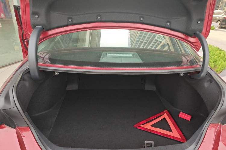 Used Toyota Avalon 2021 2.5L Luxury Edition Trunk