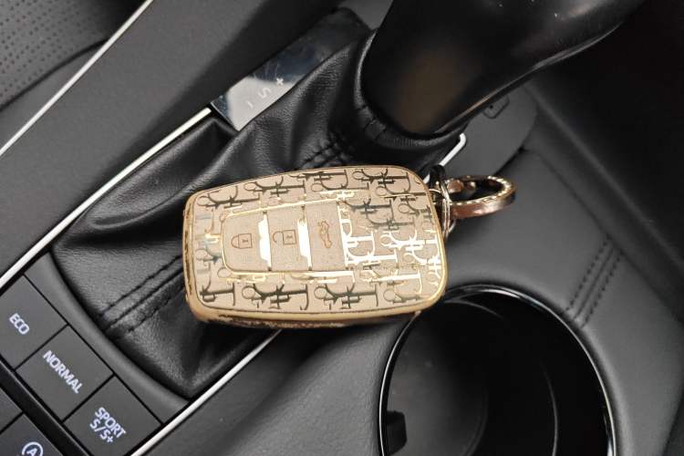 Used Toyota Avalon 2021 2.5L Luxury Edition Vehicle Key