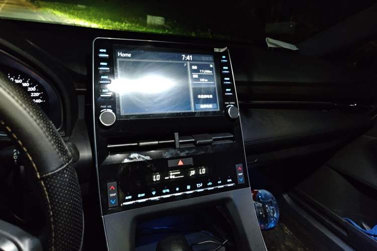 Used Toyota Avalon 2021 2.5L Luxury Edition Audio And AC Panel