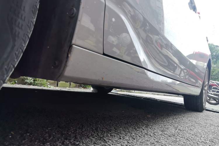 Used Toyota Avalon 2021 2.5L Luxury Edition Chassis Front Left