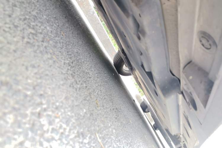 Used Toyota Avalon 2021 2.5L Luxury Edition Chassis Front Left