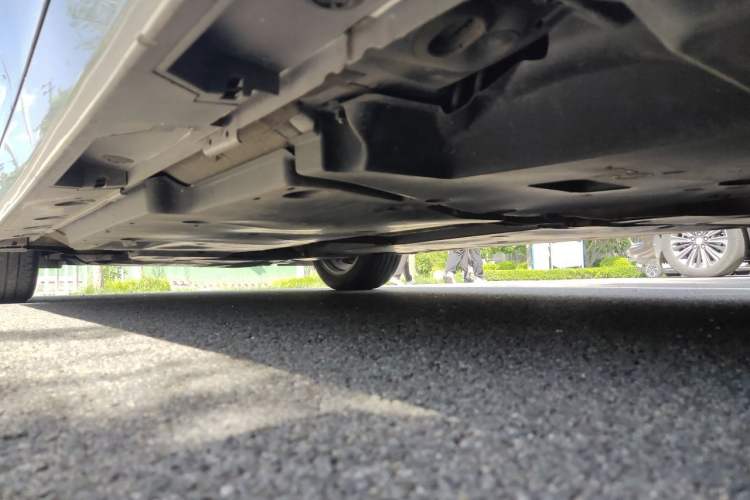 Used Toyota Avalon 2021 2.5L Luxury Edition Chassis Rear Left