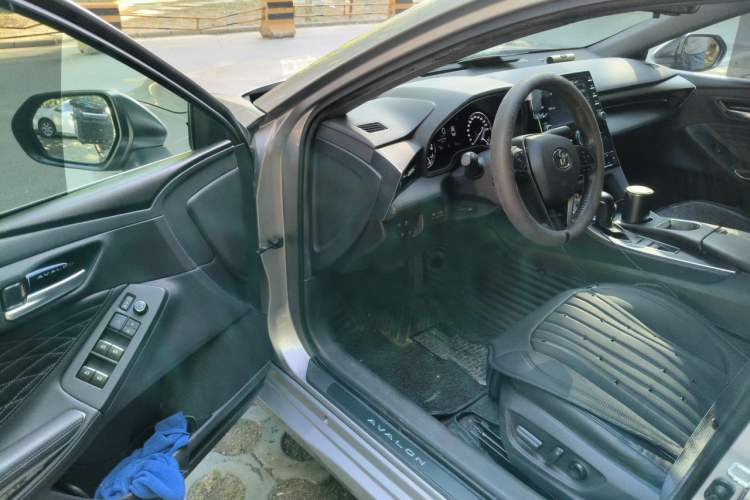 Used Toyota Avalon 2021 2.5L Touring Prestige SPORT Edition Driver Seat