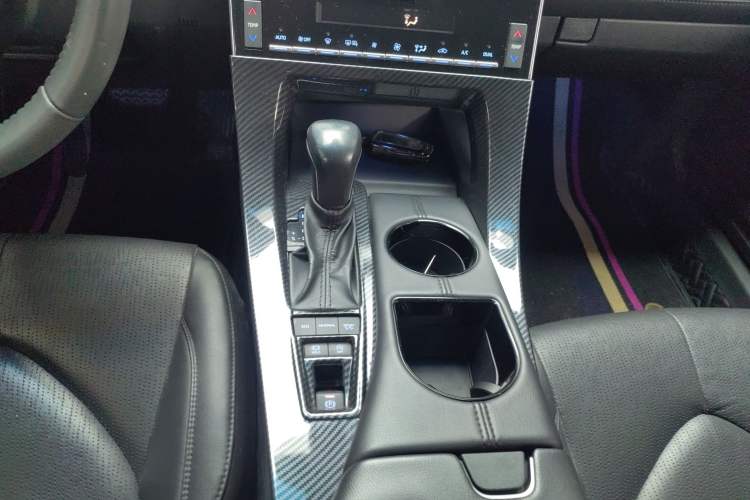 Used Toyota Avalon 2021 2.5L Luxury Edition Gear Lever