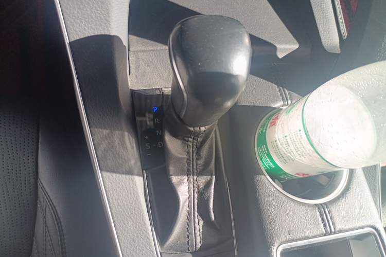 Used Toyota Avalon 2021 2.5L Touring Prestige SPORT Edition Gear Lever